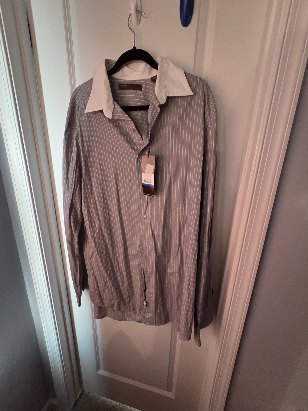 Perry ELLIS Men's Gray Pinstripe Button-Up Coat with White Collar